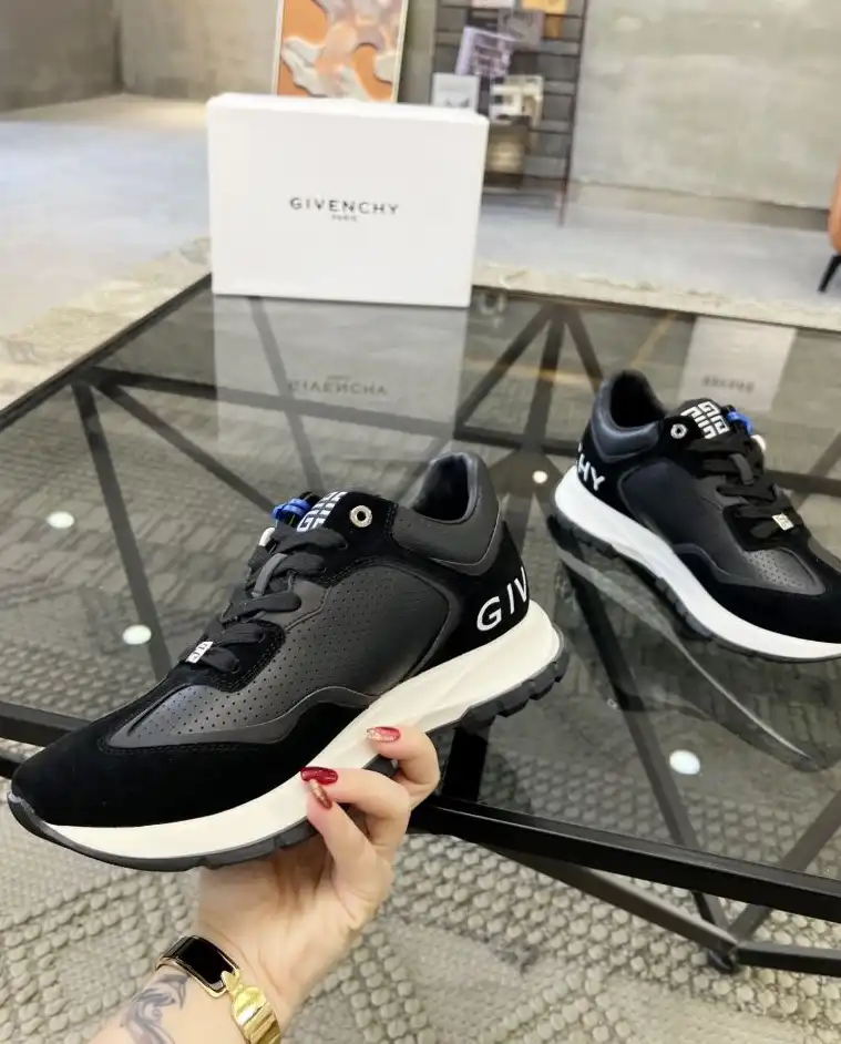 hype Givenchy Sneakers