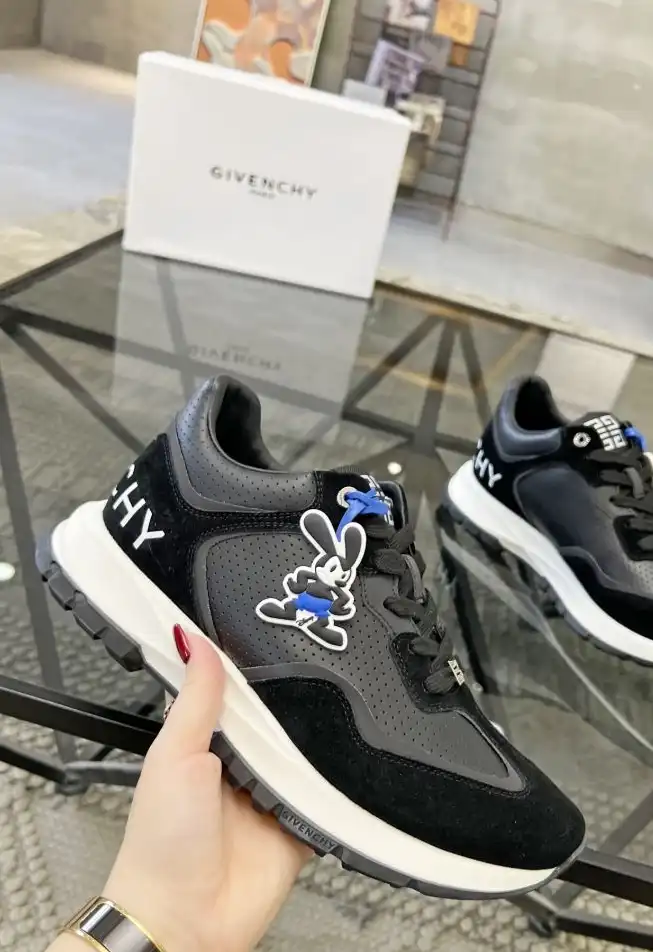 hype Givenchy Sneakers