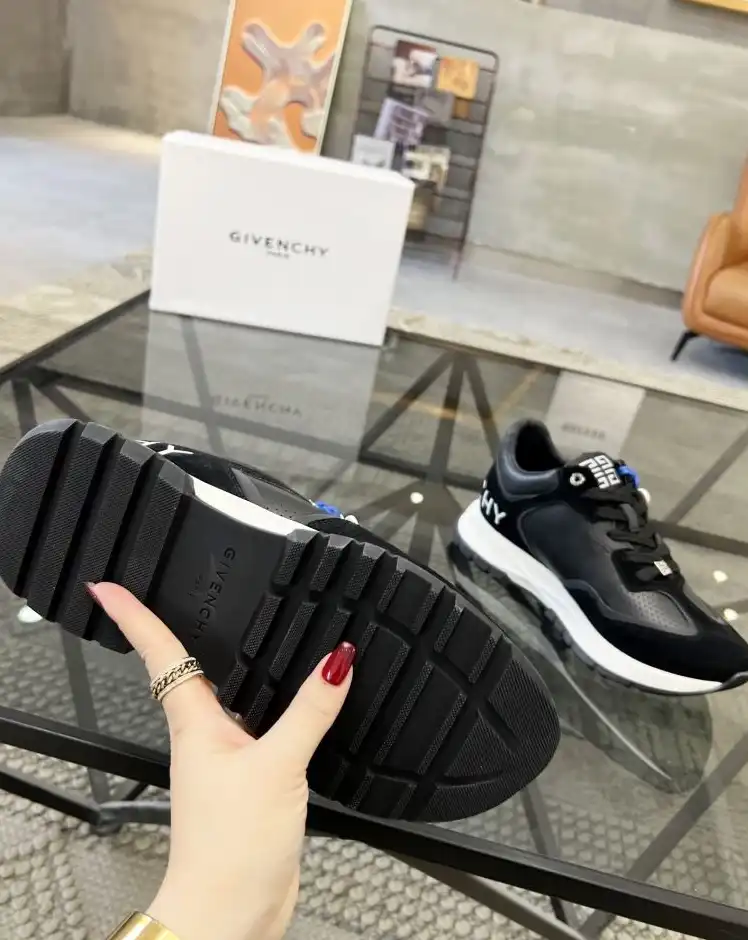 hype Givenchy Sneakers