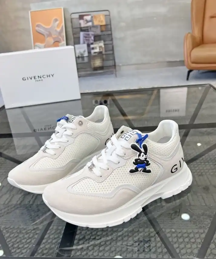 hype Givenchy Sneakers