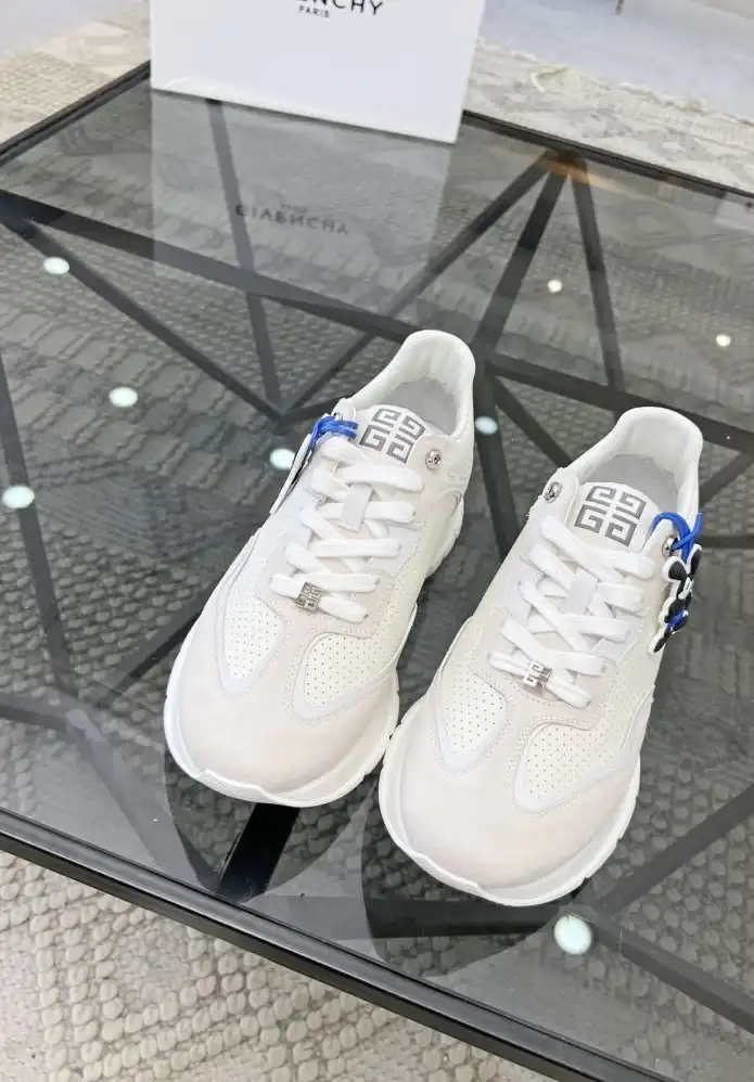 hype Givenchy Sneakers