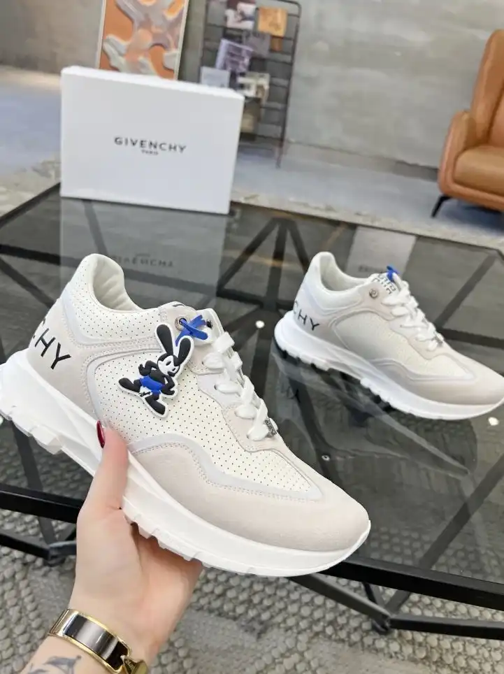 hype Givenchy Sneakers