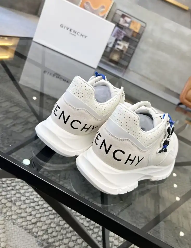 hype Givenchy Sneakers