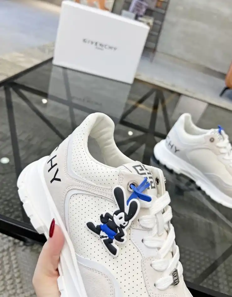 hype Givenchy Sneakers