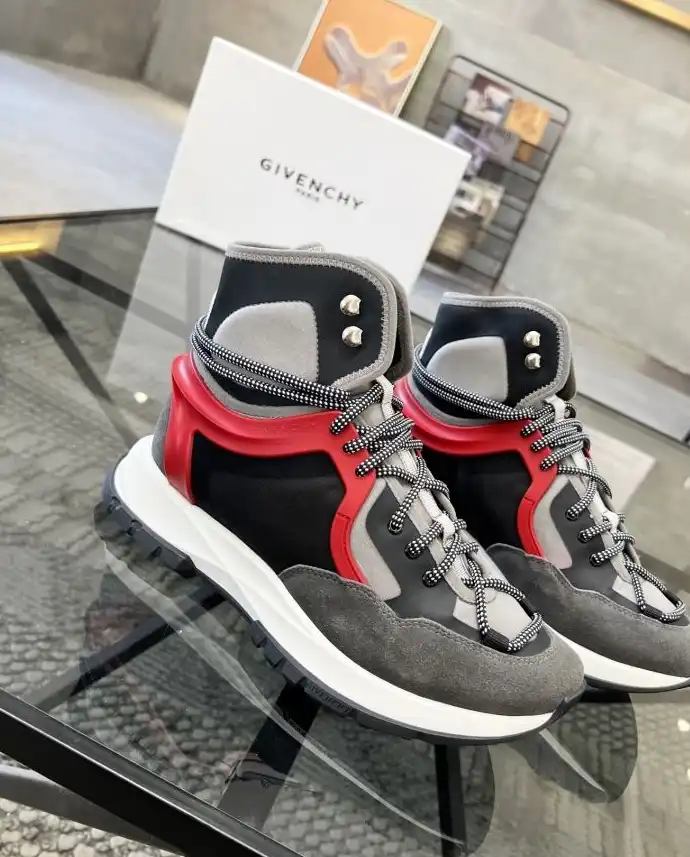 hype Givenchy Sneakers