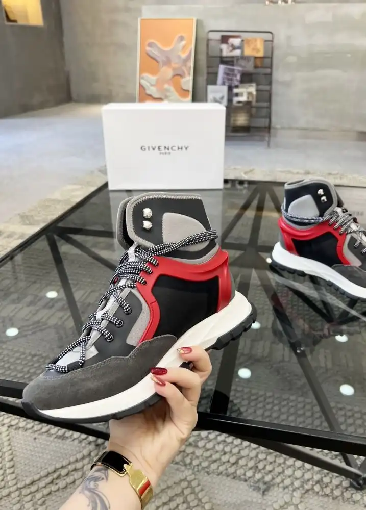 hype Givenchy Sneakers