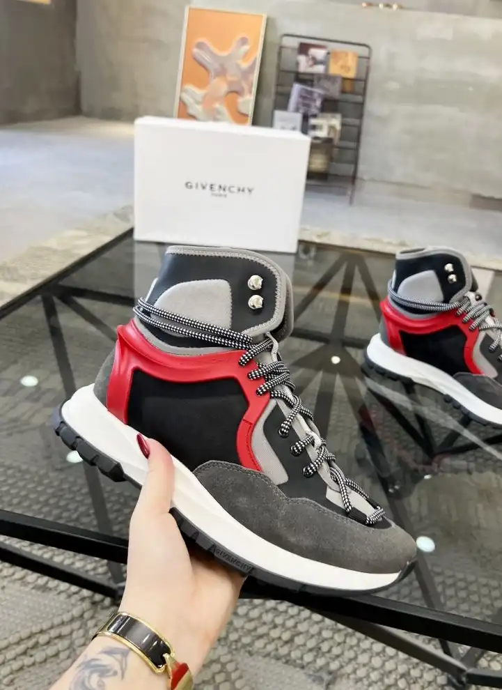 hype Givenchy Sneakers