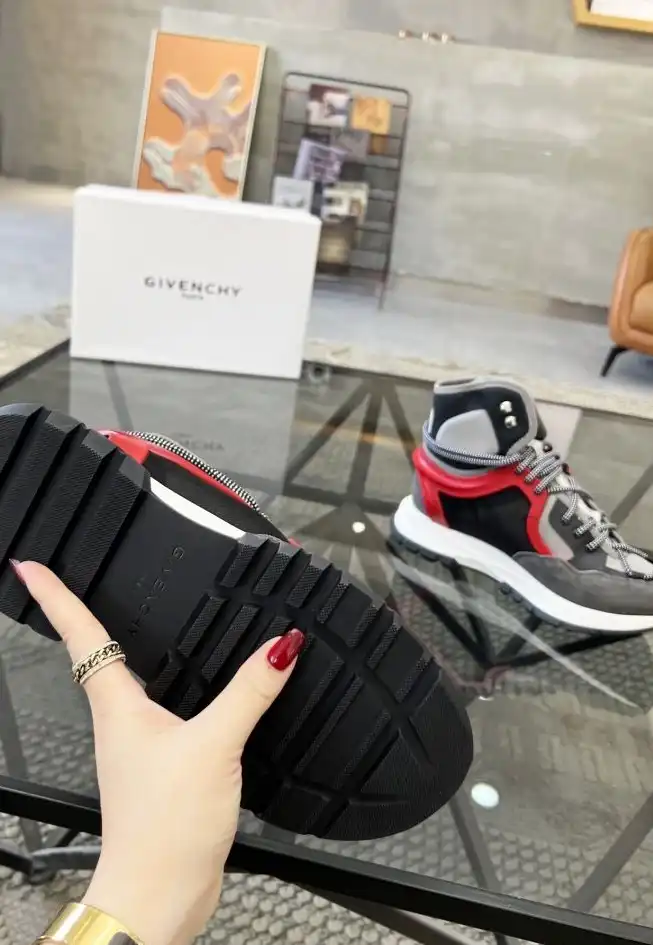 hype Givenchy Sneakers