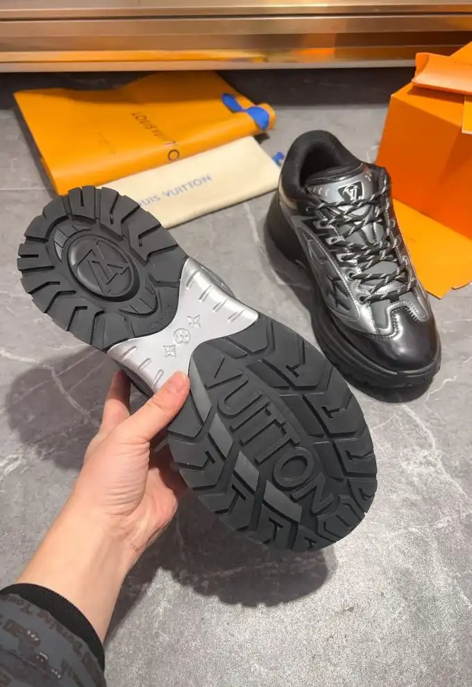 hype Louis Vuitton Sneakers