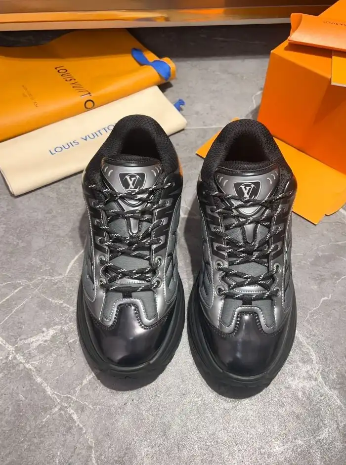 hype Louis Vuitton Sneakers