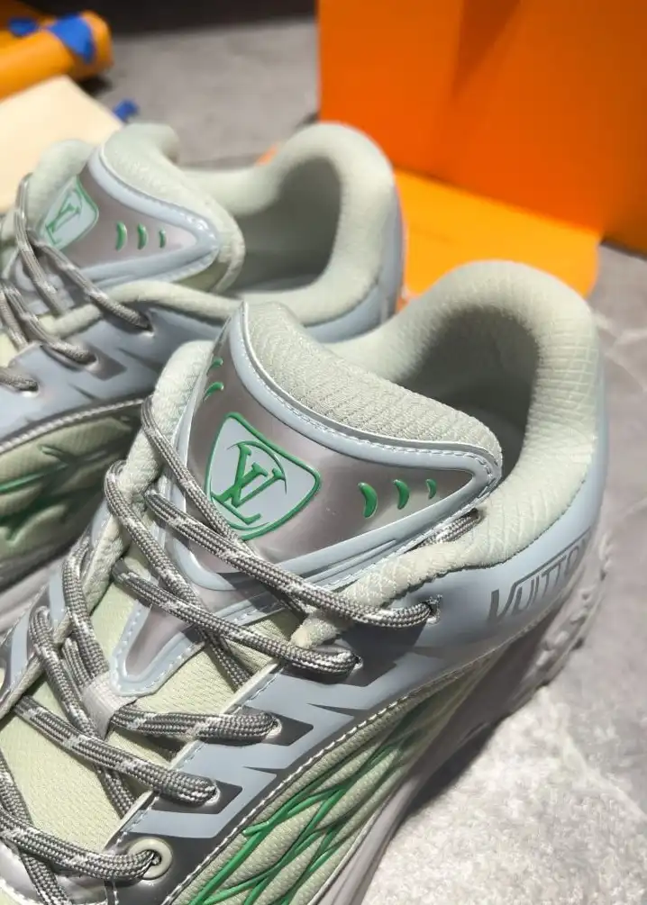 hype Louis Vuitton Sneakers