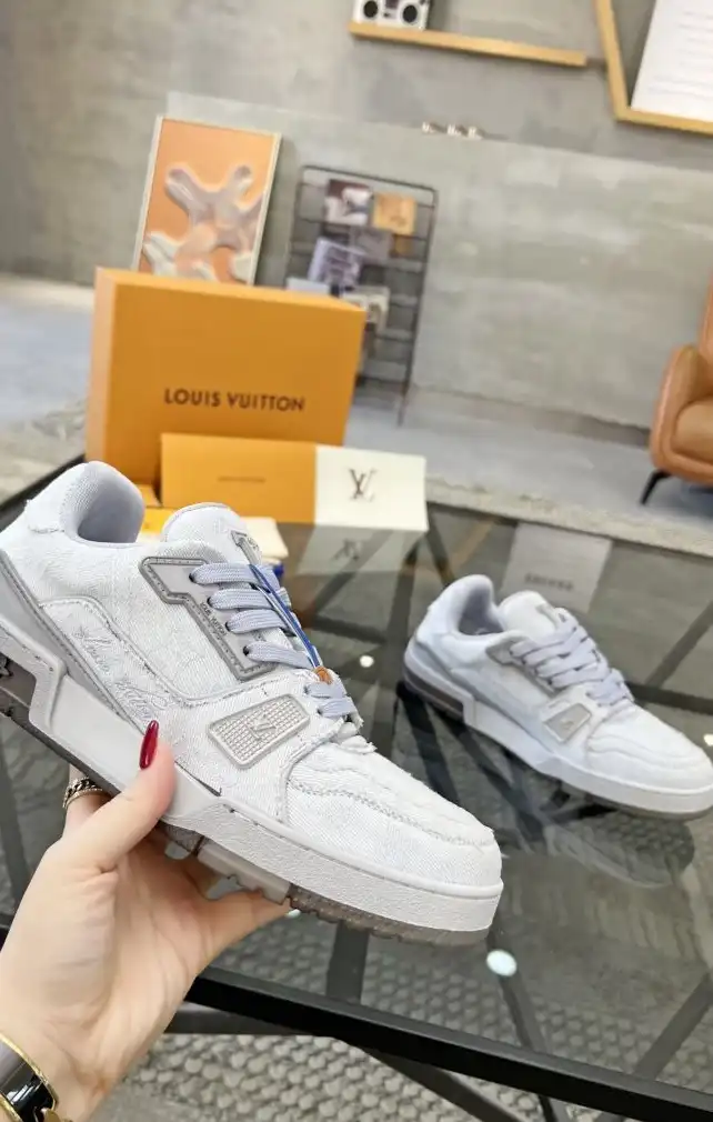 hype Louis Vuitton Sneakers