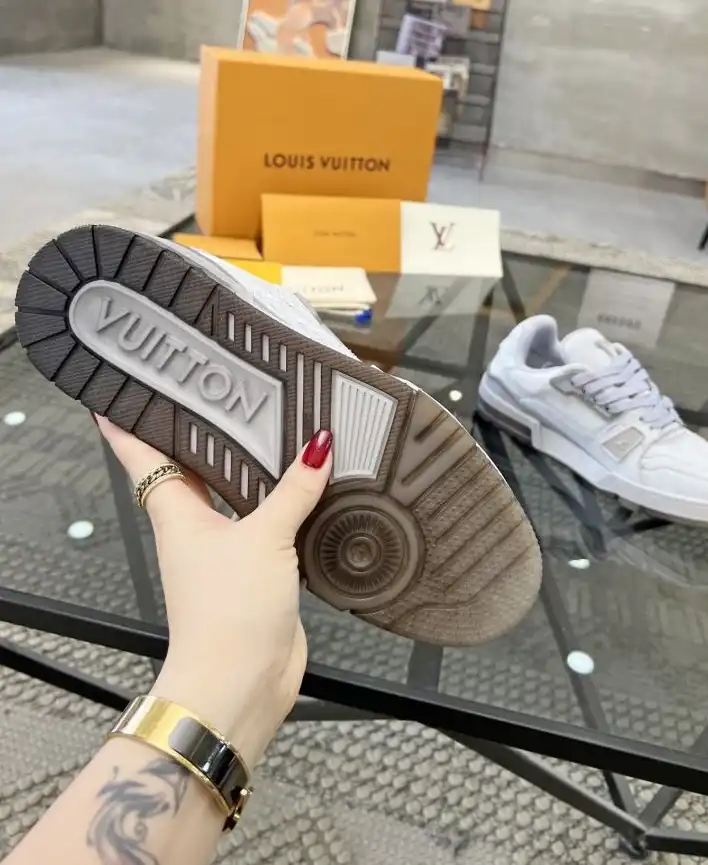 hype Louis Vuitton Sneakers