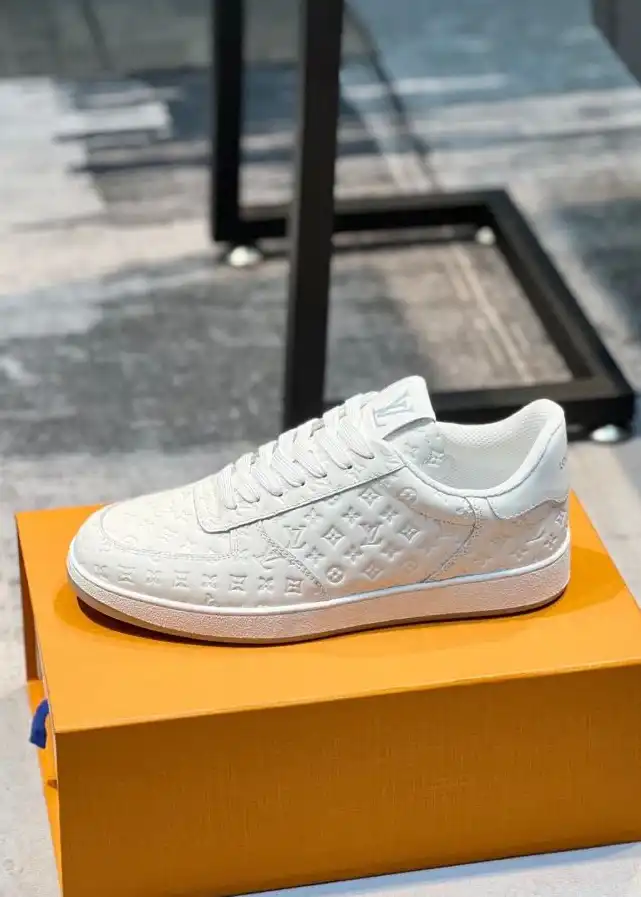 hype Louis Vuitton Sneakers