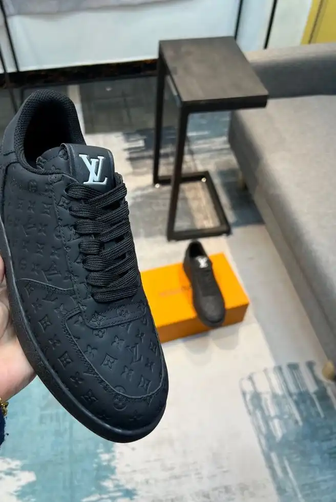 hype Louis Vuitton Sneakers