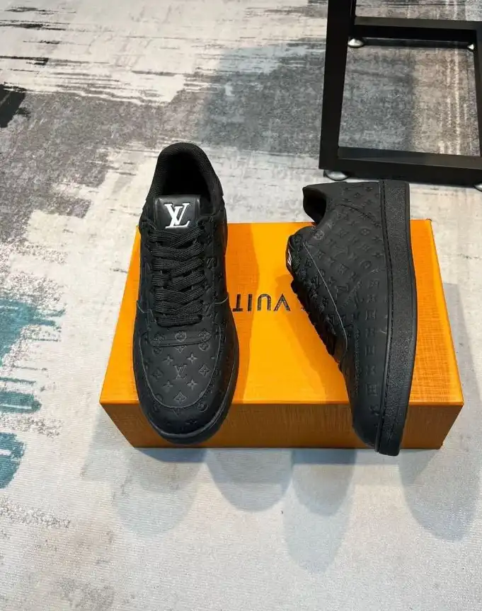 hype Louis Vuitton Sneakers