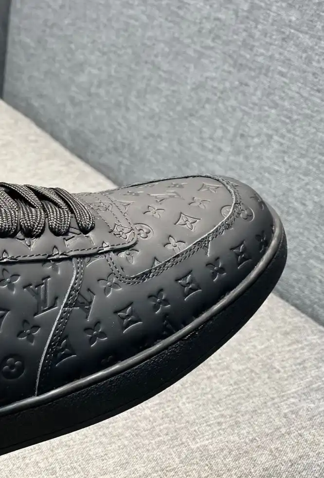 hype Louis Vuitton Sneakers