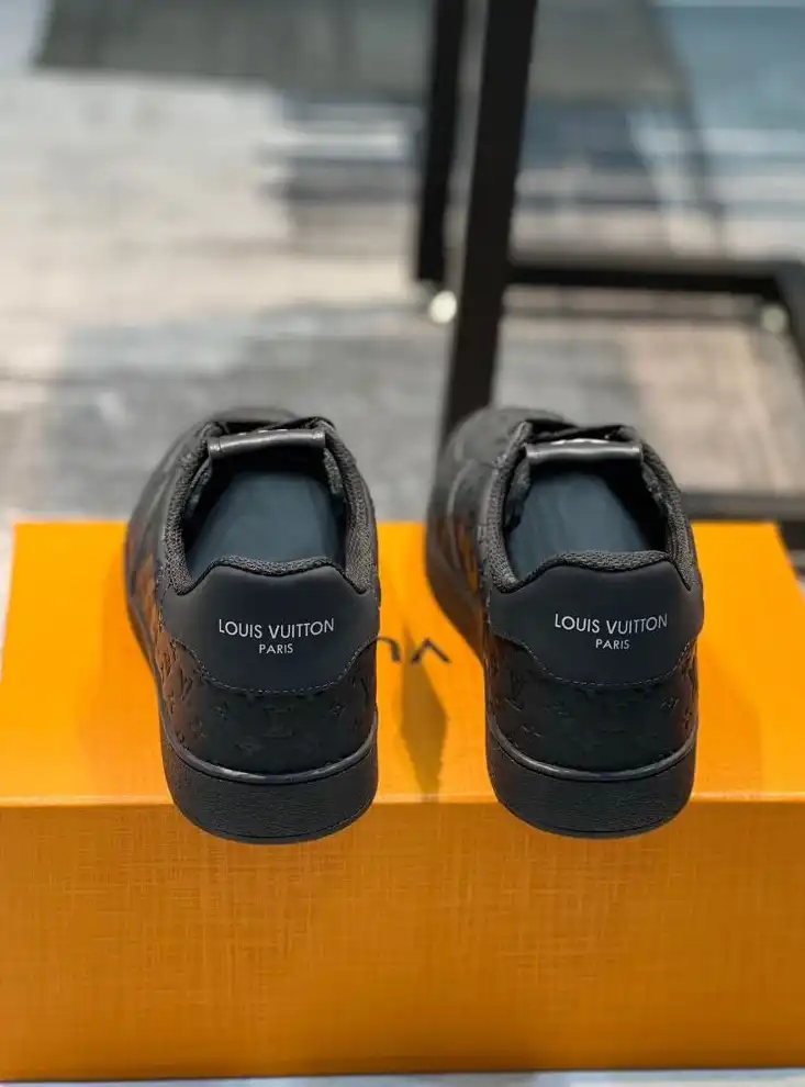 hype Louis Vuitton Sneakers