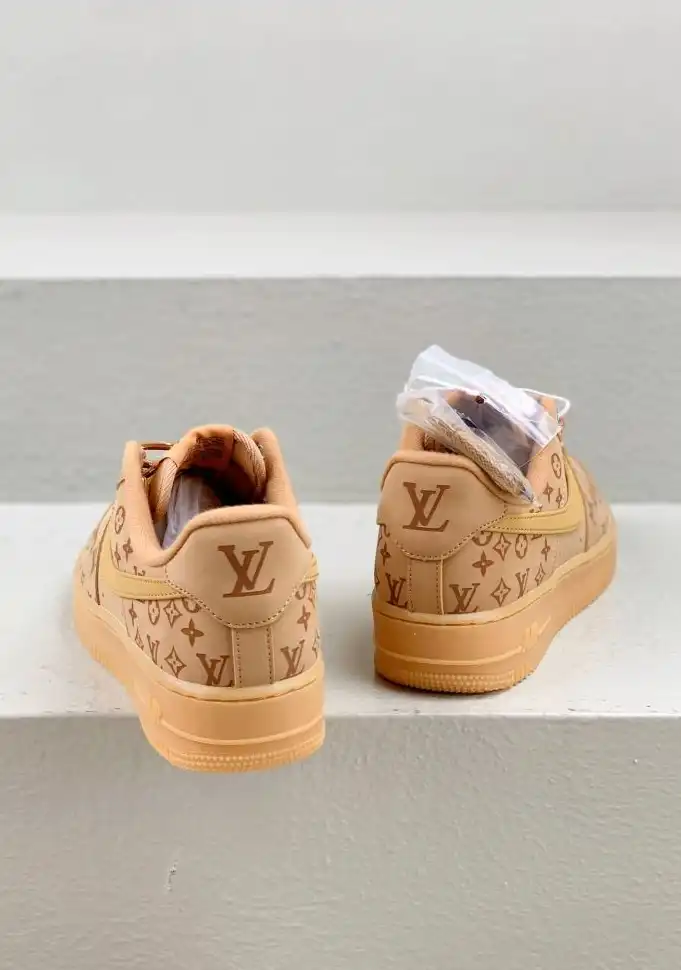 hype Louis Vuitton Sneakers