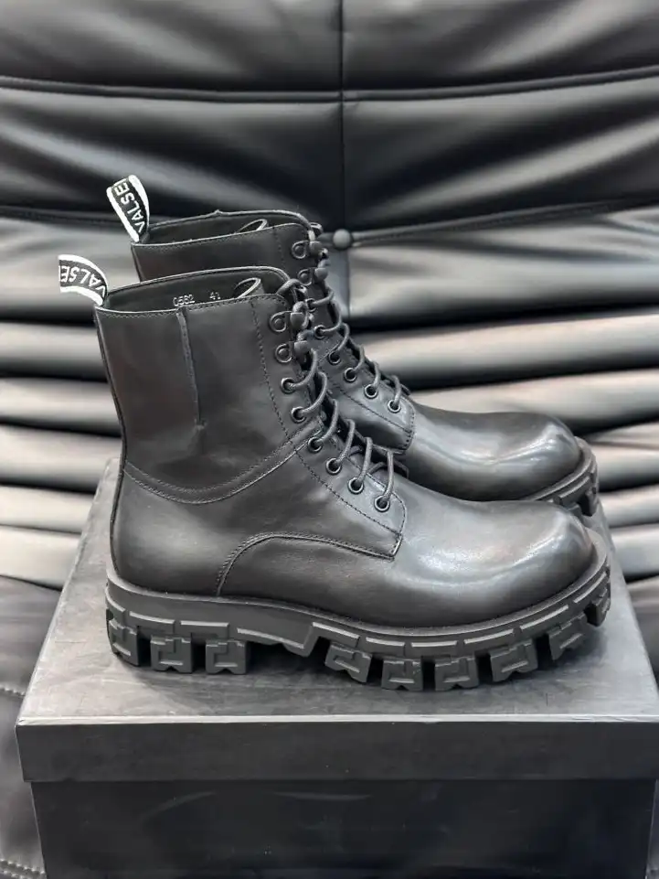 hype Givenchy Boots