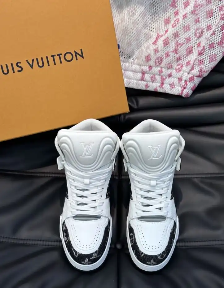 hype Louis Vuitton Sneakers