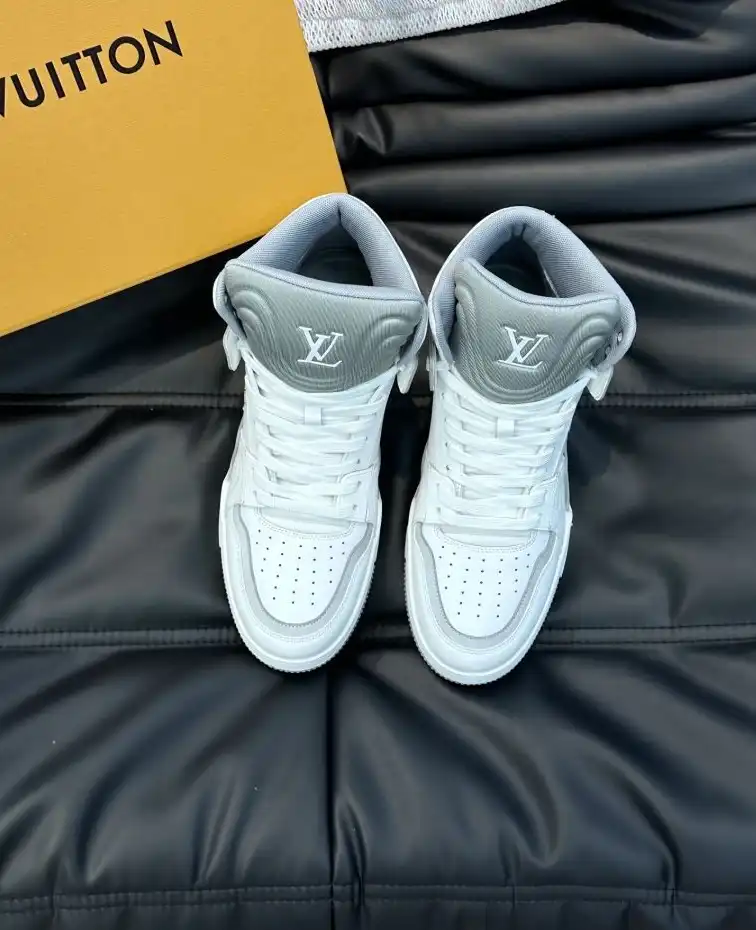 hype Louis Vuitton Sneakers