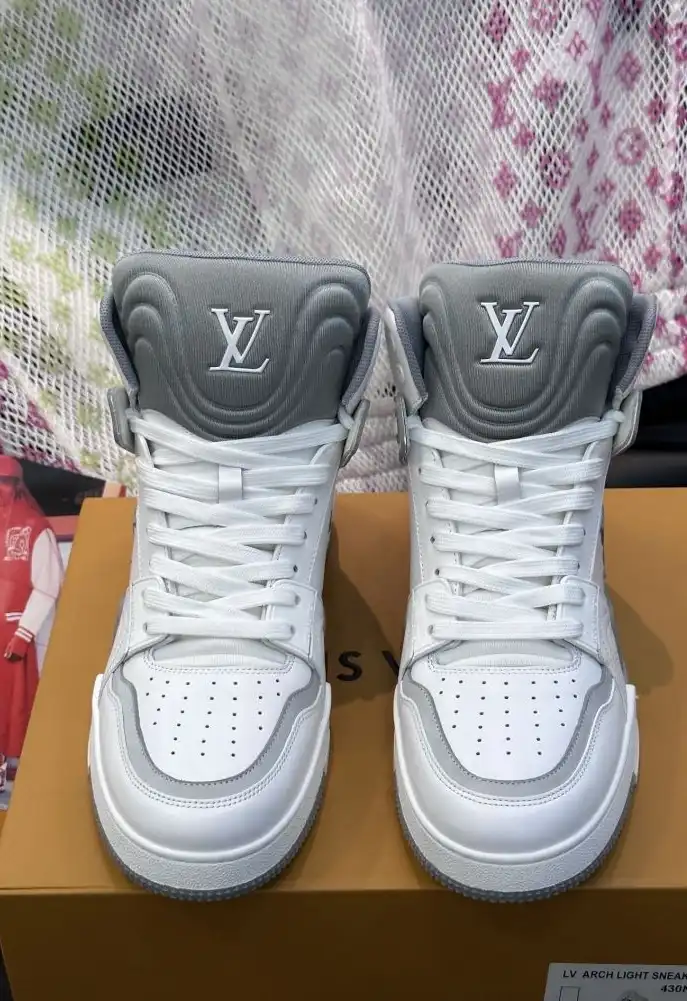 hype Louis Vuitton Sneakers