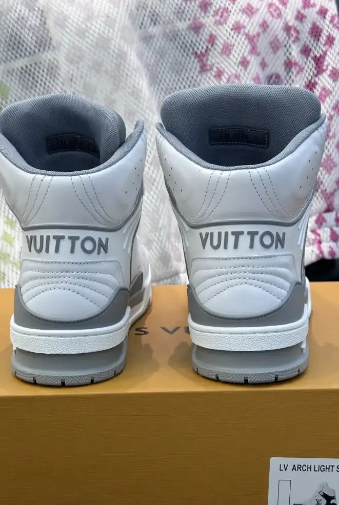 hype Louis Vuitton Sneakers