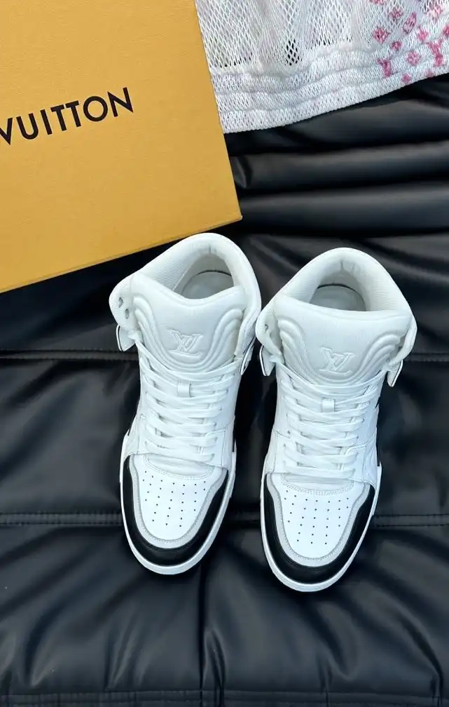 hype Louis Vuitton Sneakers