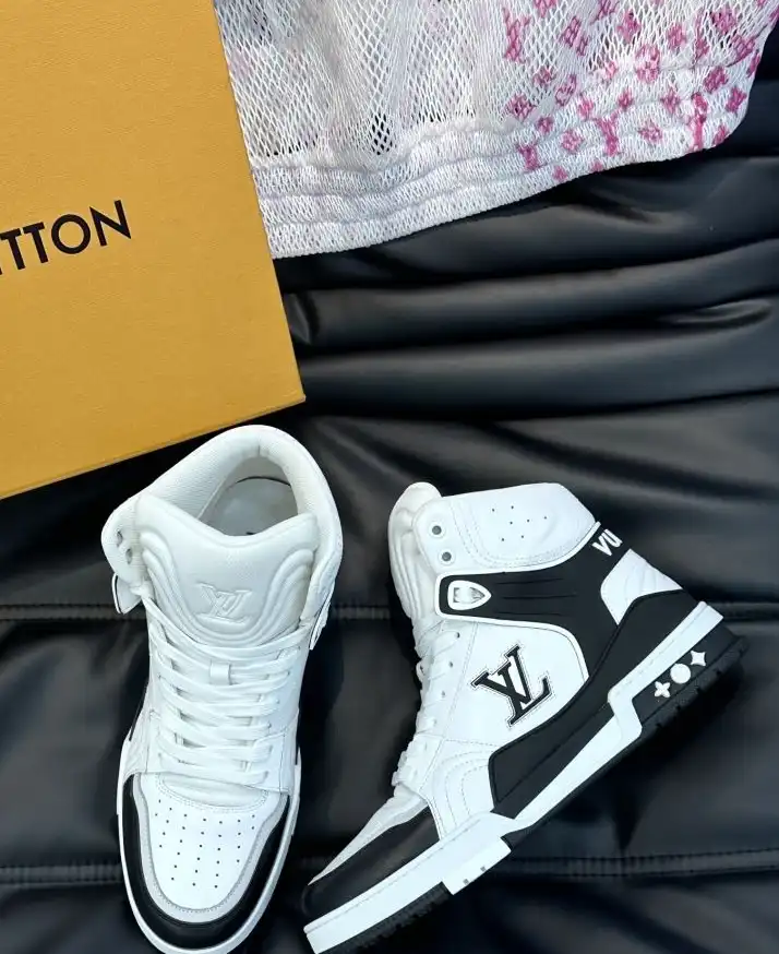 hype Louis Vuitton Sneakers