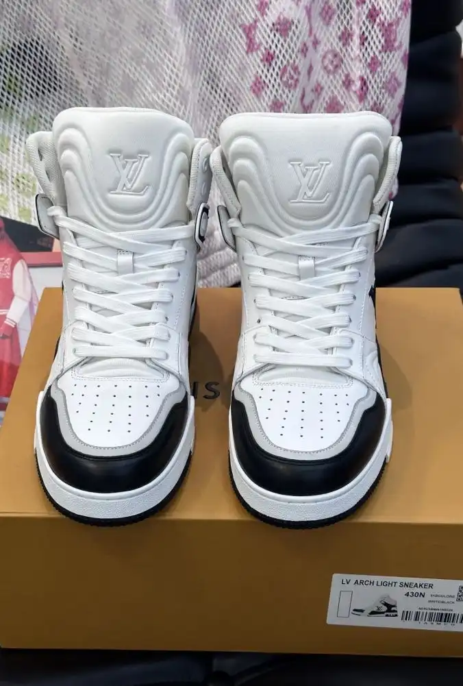 hype Louis Vuitton Sneakers