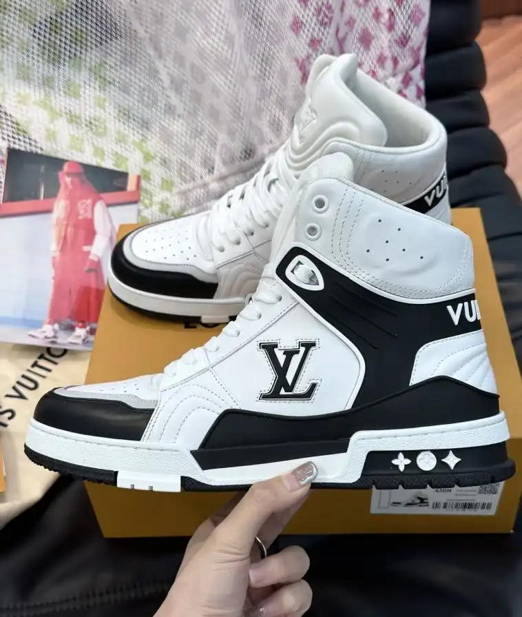 hype Louis Vuitton Sneakers