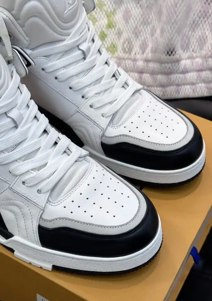 hype Louis Vuitton Sneakers