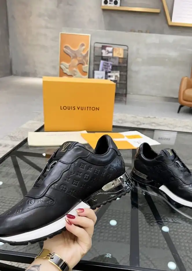 hype Louis Vuitton Sneakers