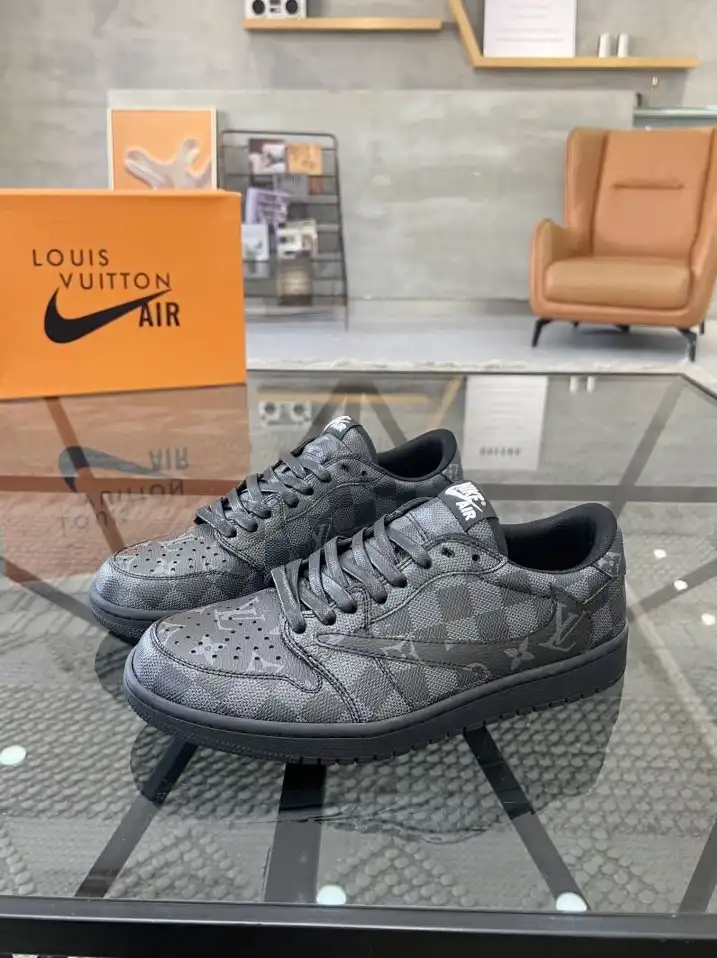 hype Louis Vuitton Sneakers