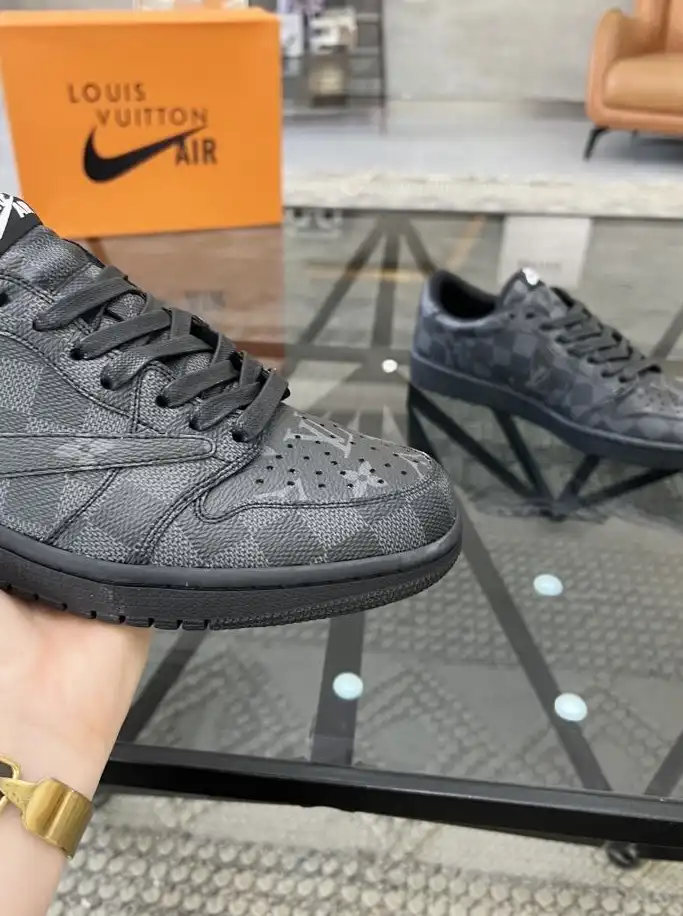 hype Louis Vuitton Sneakers