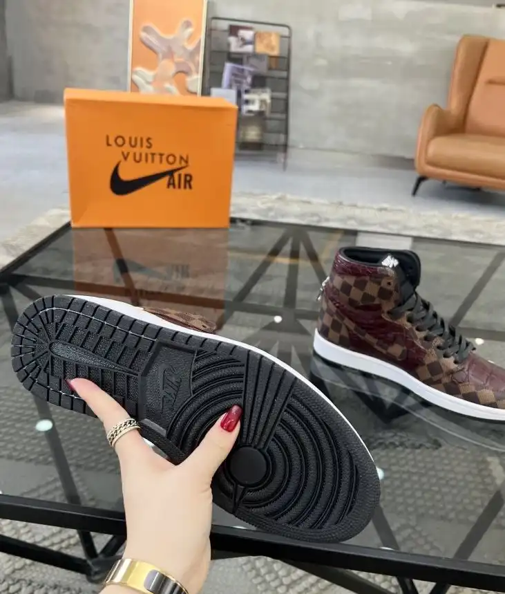 hype Louis Vuitton Sneakers