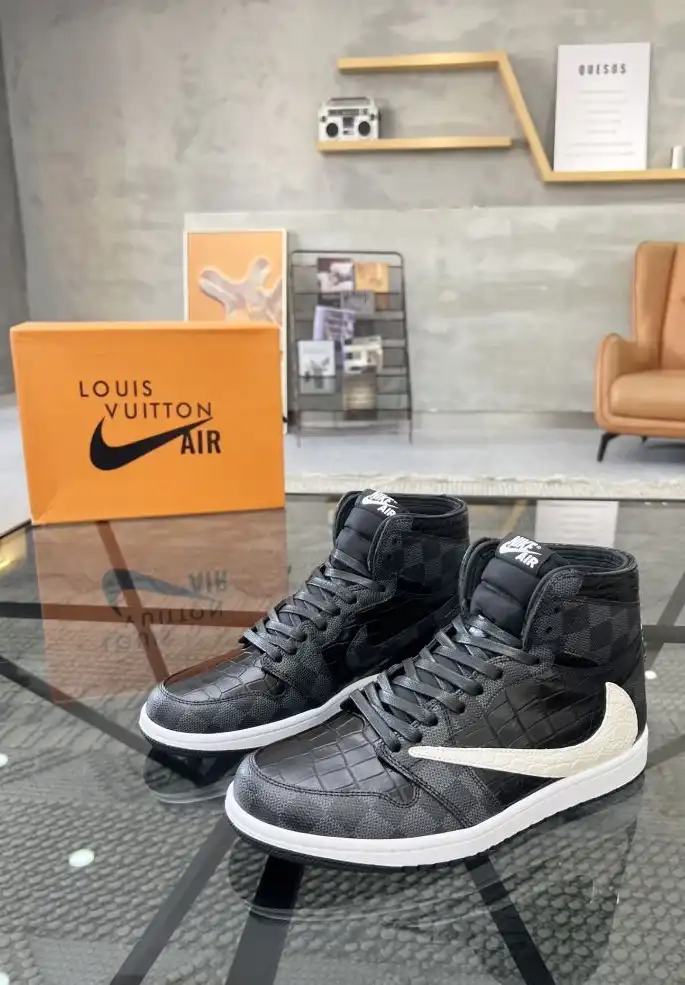 hype Louis Vuitton Sneakers