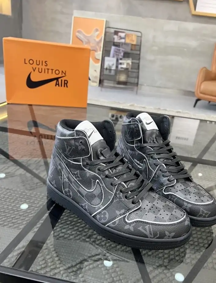 hype Louis Vuitton Sneakers