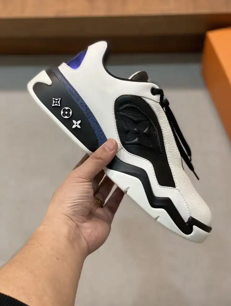 hype Louis Vuitton Sneakers