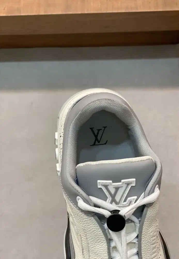 hype Louis Vuitton Sneakers