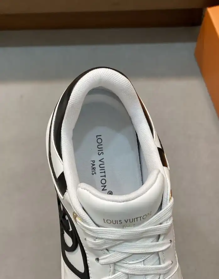 hype Louis Vuitton Sneakers