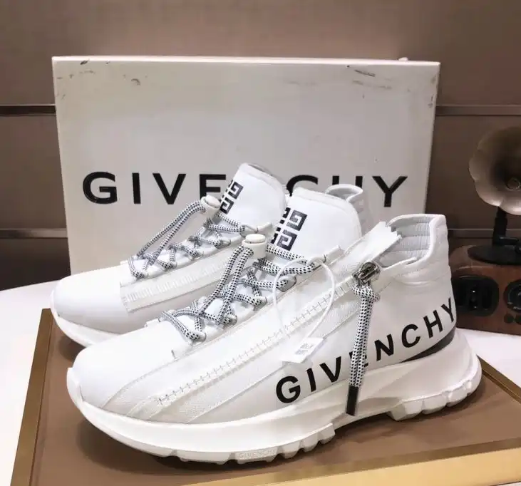 hype Givenchy Sneakers