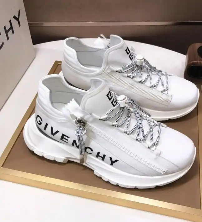 hype Givenchy Sneakers