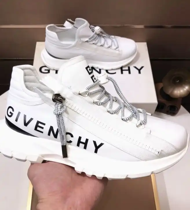 hype Givenchy Sneakers