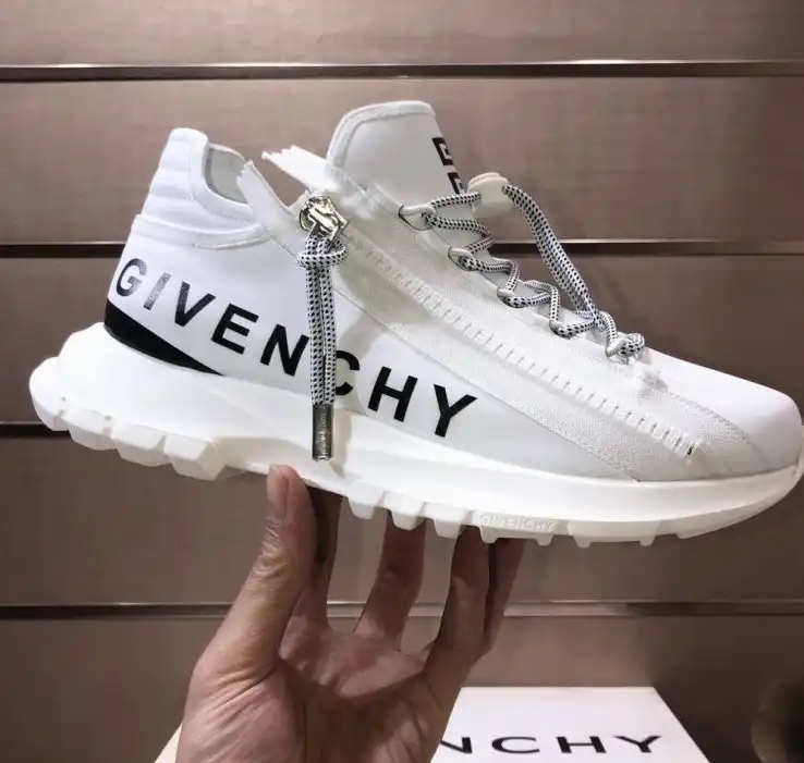 hype Givenchy Sneakers