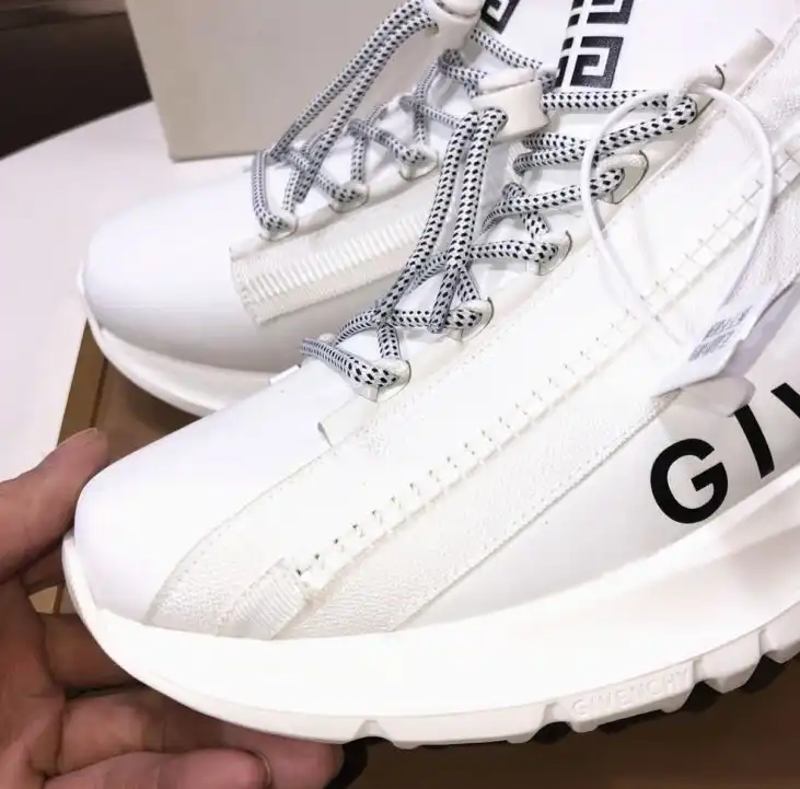 hype Givenchy Sneakers