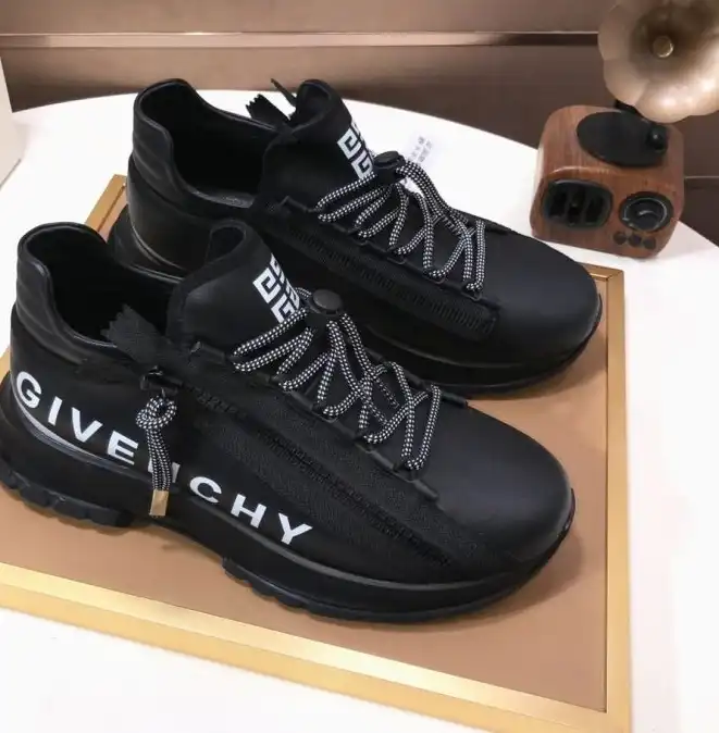 hype Givenchy Sneakers