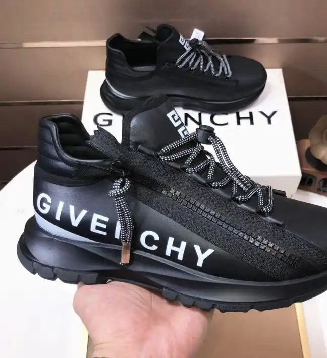 hype Givenchy Sneakers