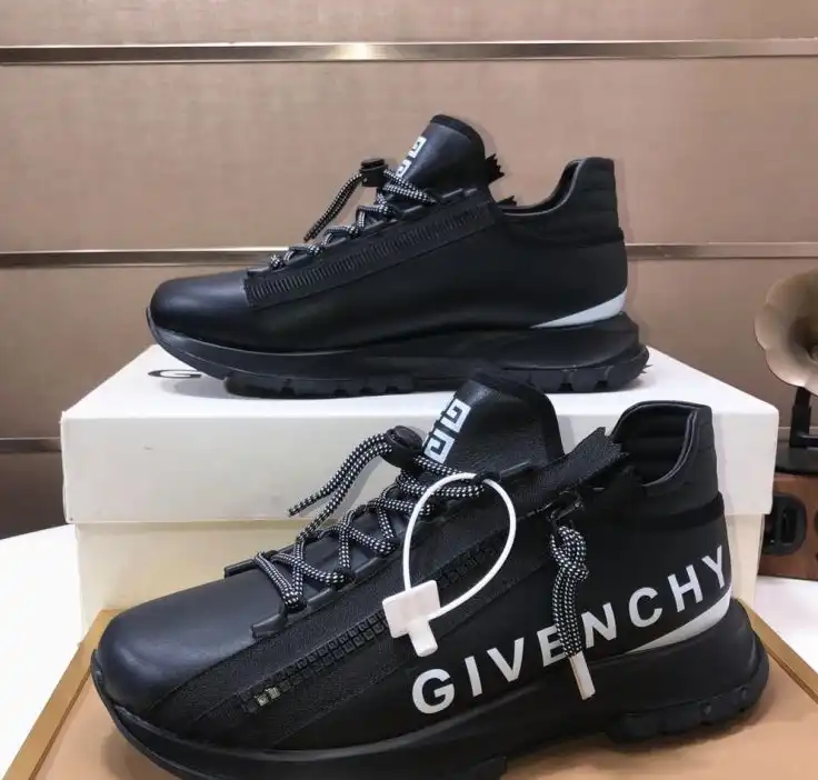 hype Givenchy Sneakers